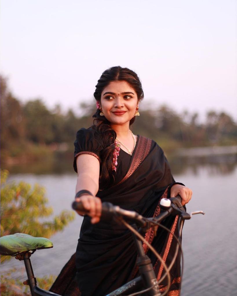 MC 631 Black Kanjivaram Silk Single Saree Collection