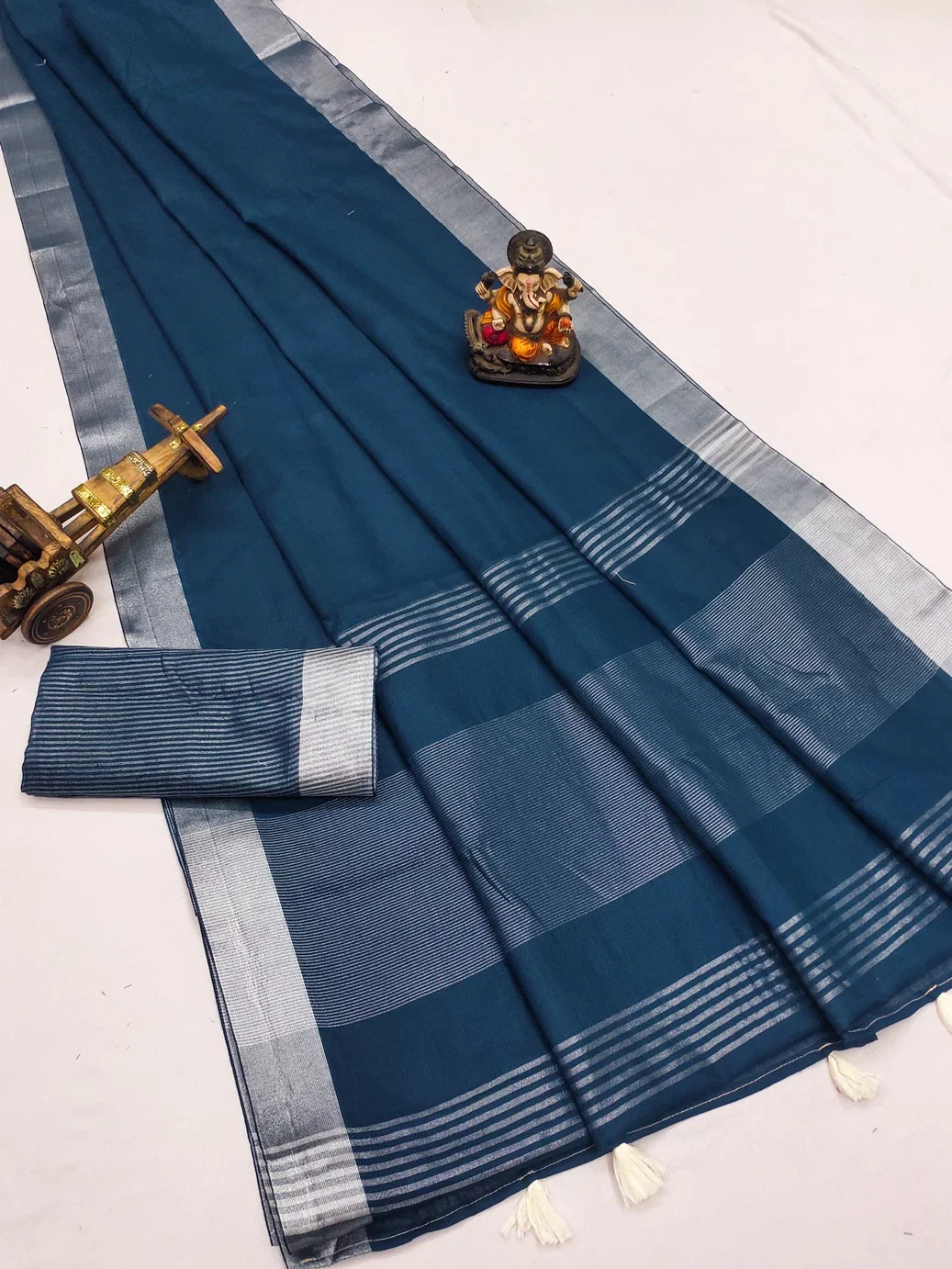 Vc Amanat Beautiful Linen Saree Collection