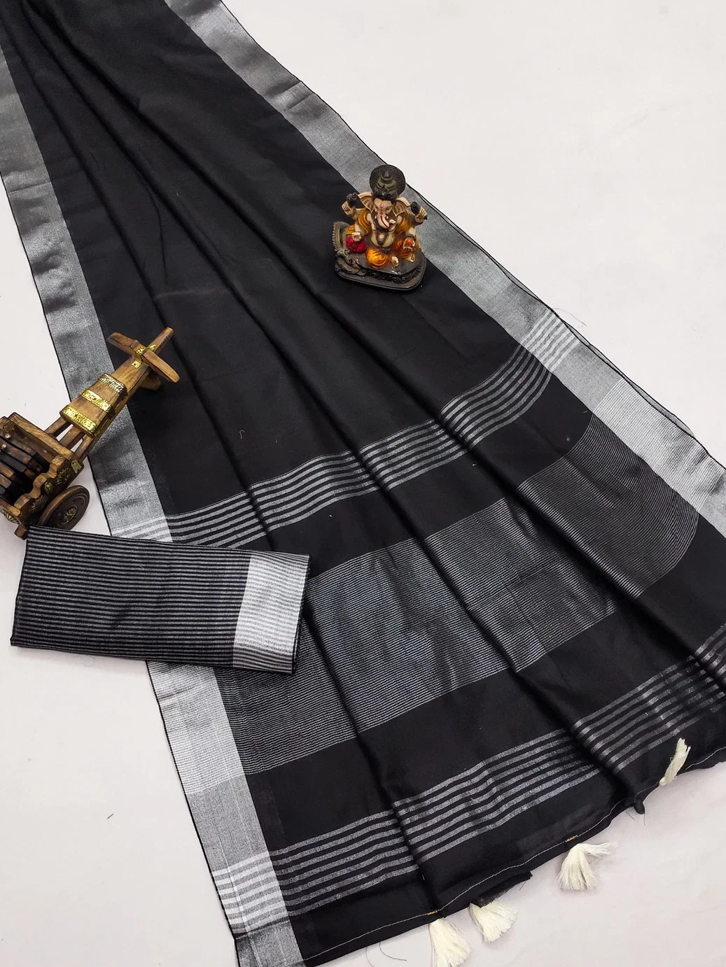 Vc Amanat Beautiful Linen Saree Collection