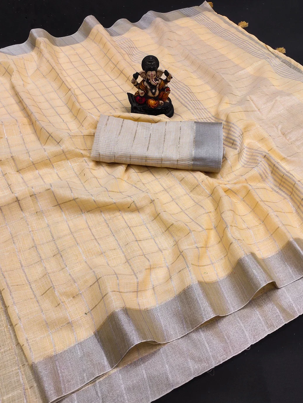Vc Riddhi Premium Linen Saree Collection
