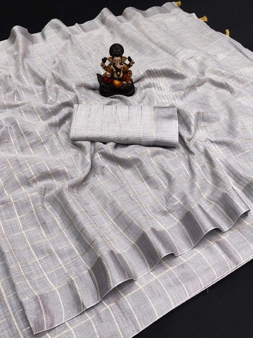 Vc Riddhi Premium Linen Saree Collection