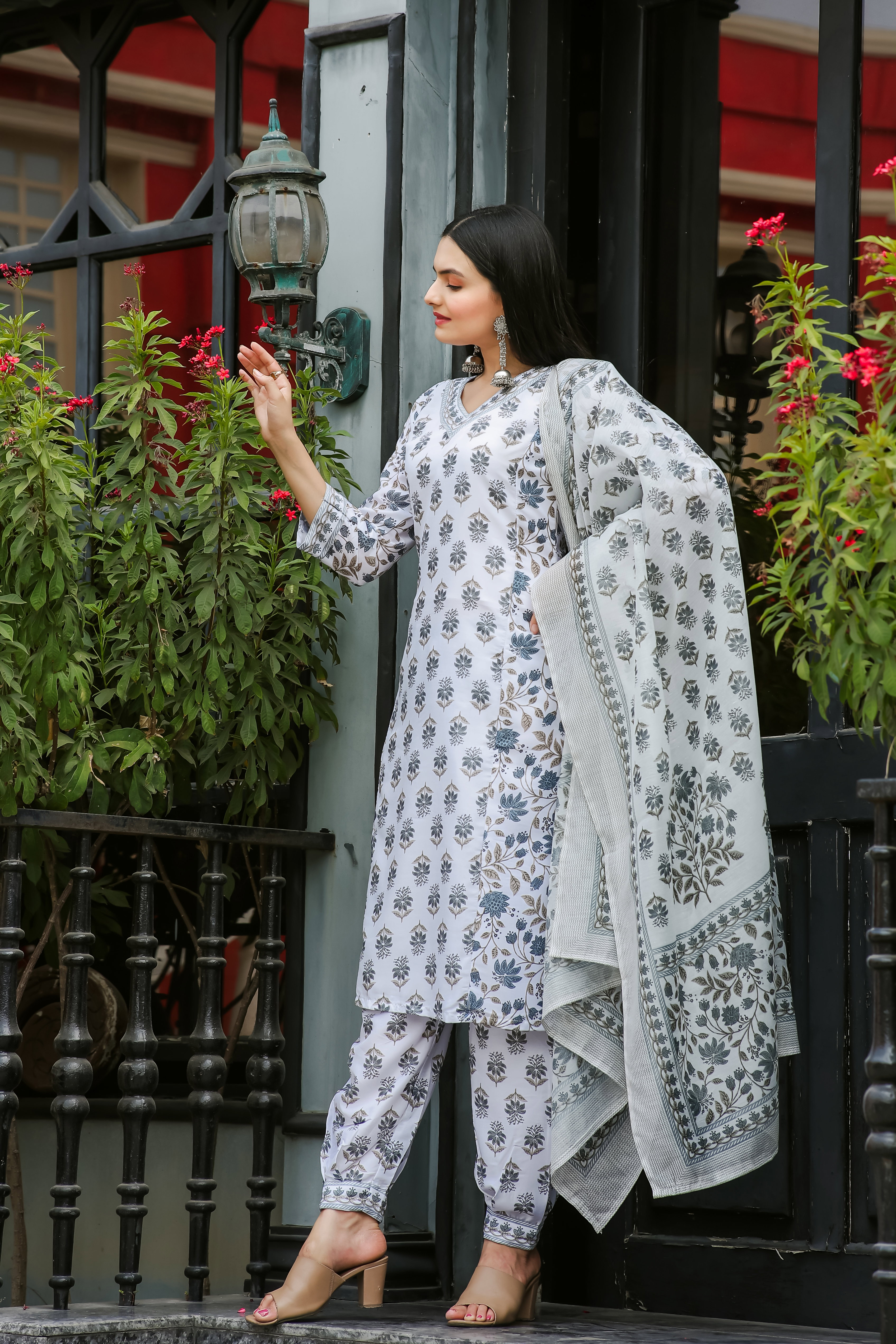 Isha 1 Ethnic Wear Kurti Bottom With Dupatta