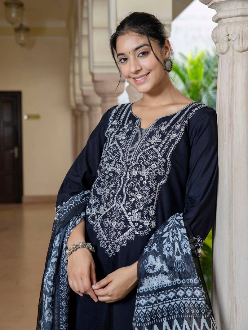 Vredevogel Black And White Roman Silk Embroidered Kurti Bottom With Dupatta