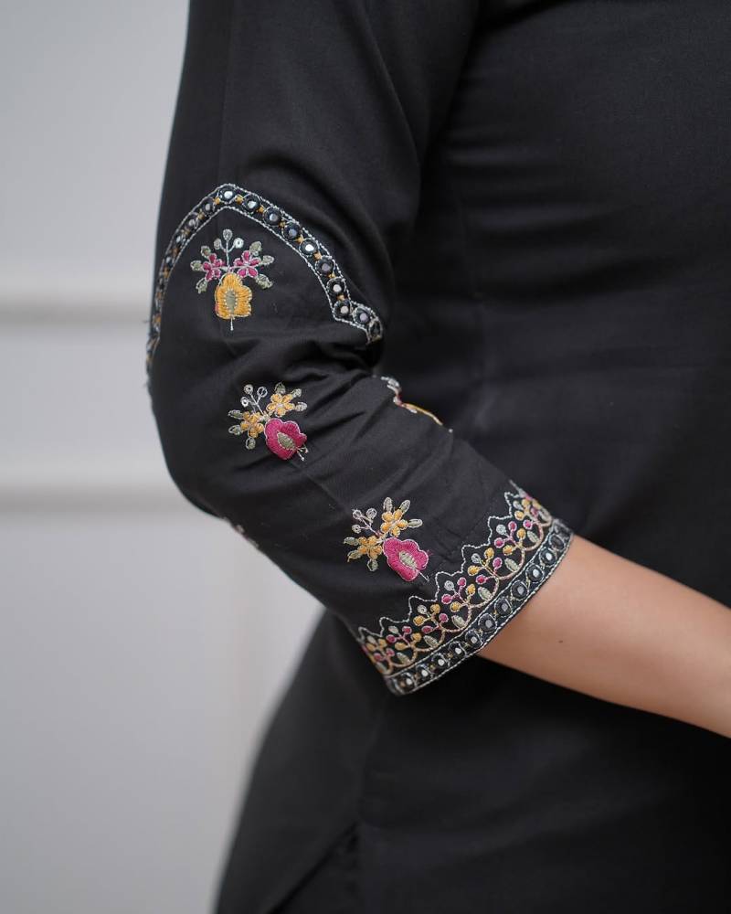Black Berry New 1 Viscose Silk Kurti Bottom With Dupatta
