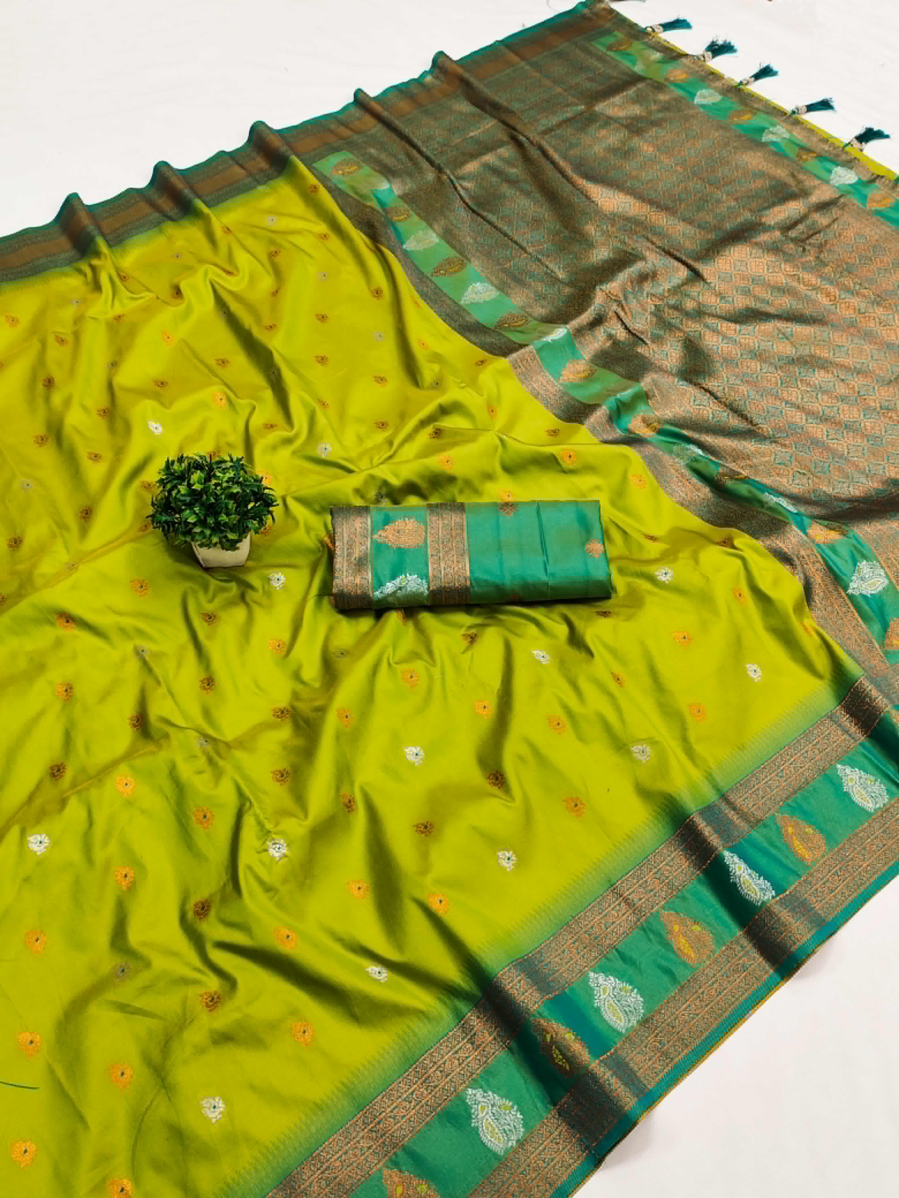 Lekha MN Anamika Soft Pethani Silk Zari Weaving Saree