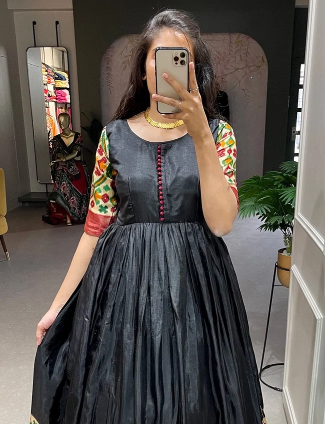 Lekha YNF 5033 Black Printed With Foilwork Gown Collection