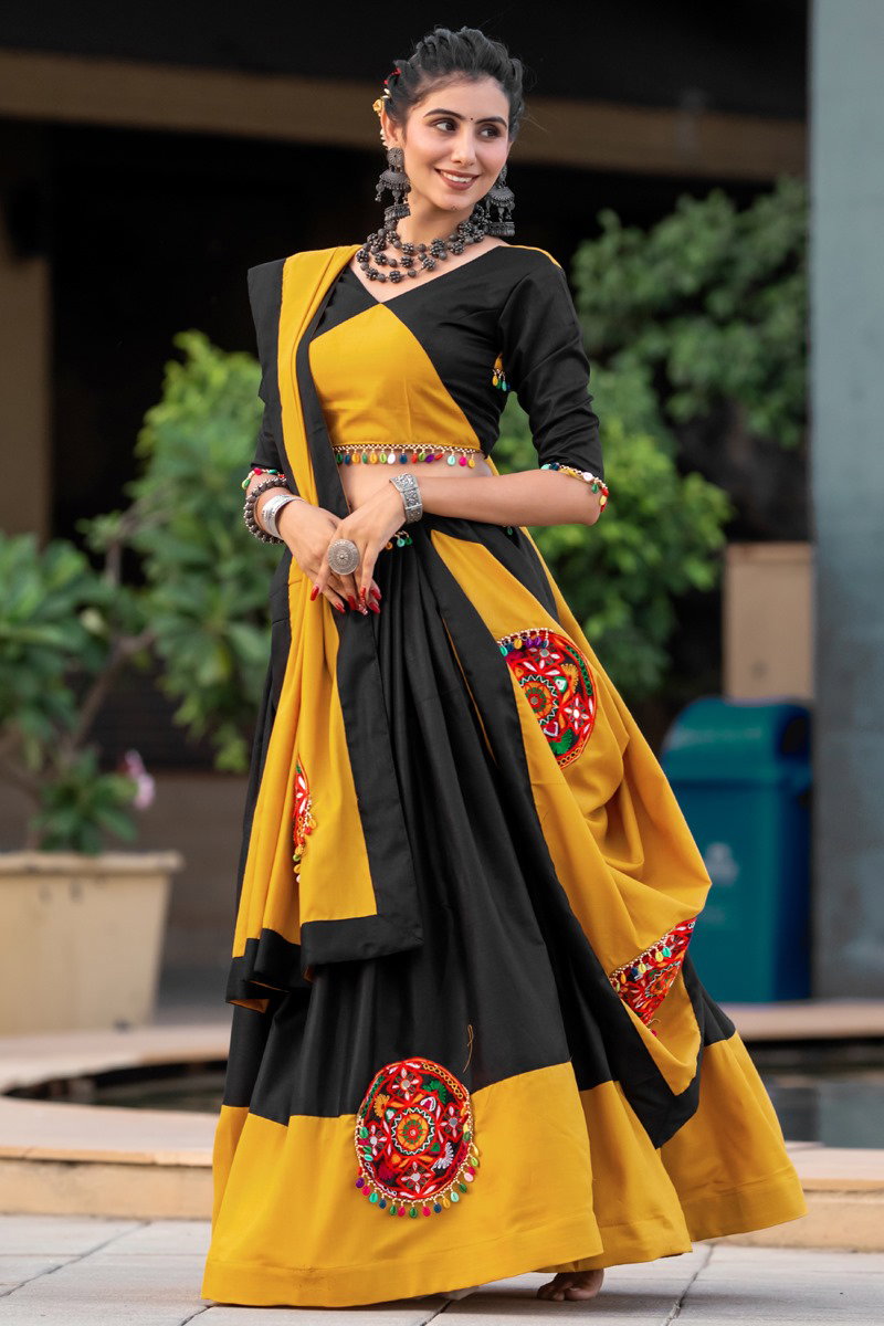 Aawiya Awy-7066 (Yellow) Pure Cotton Gamthi And Mirror Work Lehenga Choli