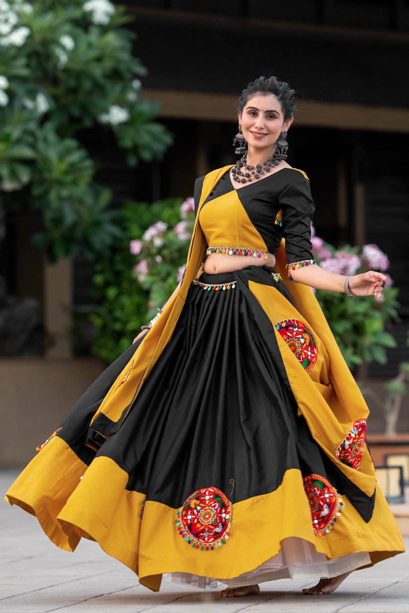 Aawiya Awy-7066 (Yellow) Pure Cotton Gamthi And Mirror Work Lehenga Choli