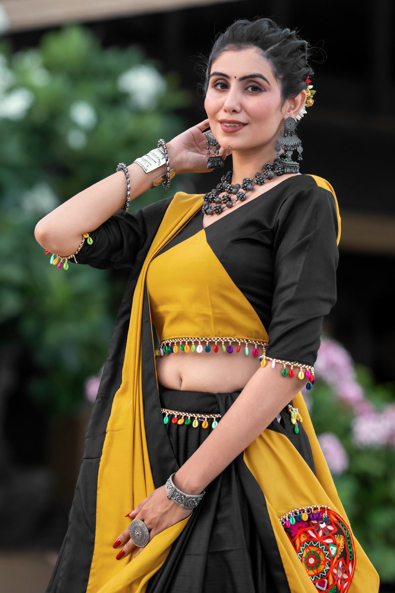Aawiya Awy-7066 (Yellow) Pure Cotton Gamthi And Mirror Work Lehenga Choli