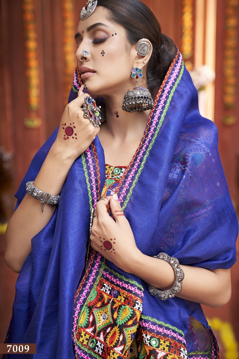 Aawiya Rajwadi Vol 4 D no.7009 Rani Mix Cotton Silk Traditional Look Lehenga choli