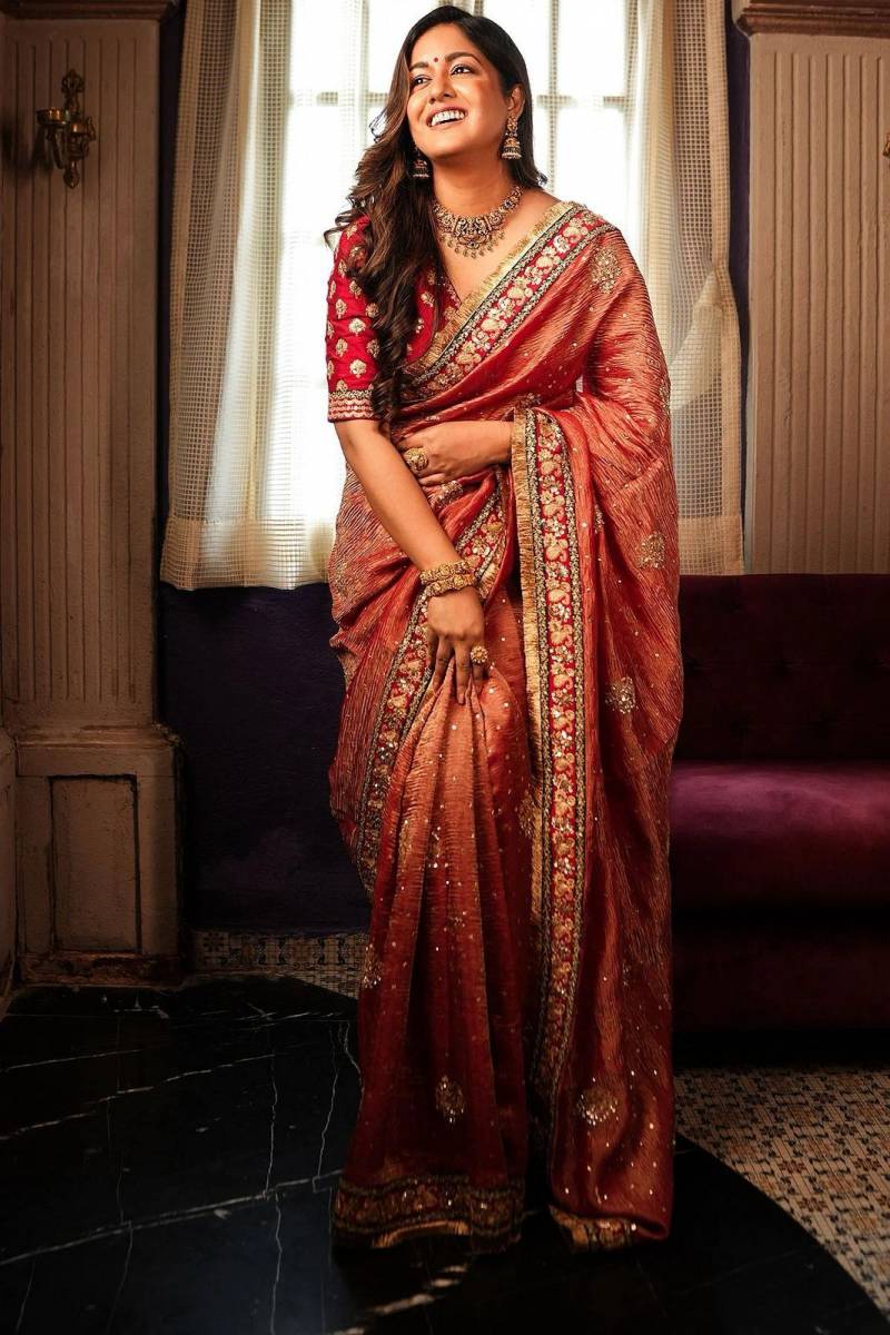 Vt 726 T Banarasi Crush With Embroidery Work Saree