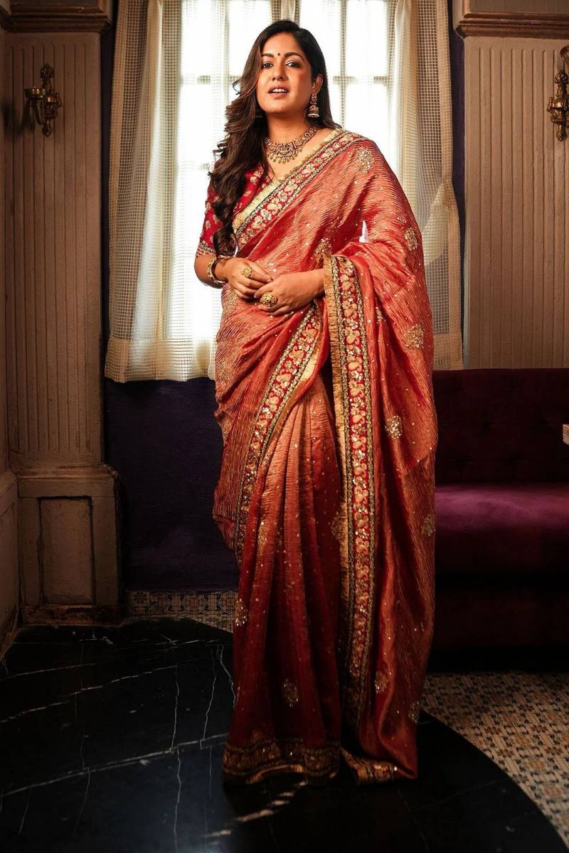 Vt 726 T Banarasi Crush With Embroidery Work Saree