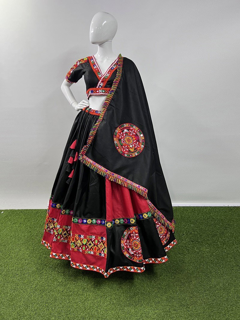 Aawiya Rajwadi Vol 7 D no. 7043 Pure Cotton Silk Gamthi Work Traditional Look Lehenga Choli