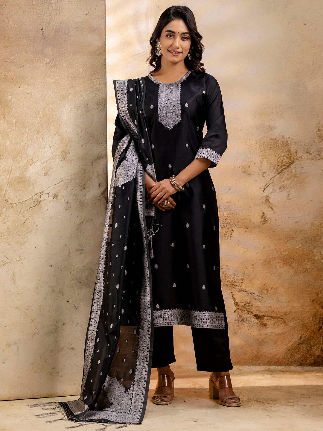 Lekha AS Vairaj Heavy Banarasi Jacquard Silk Kurti Pant With Dupatta