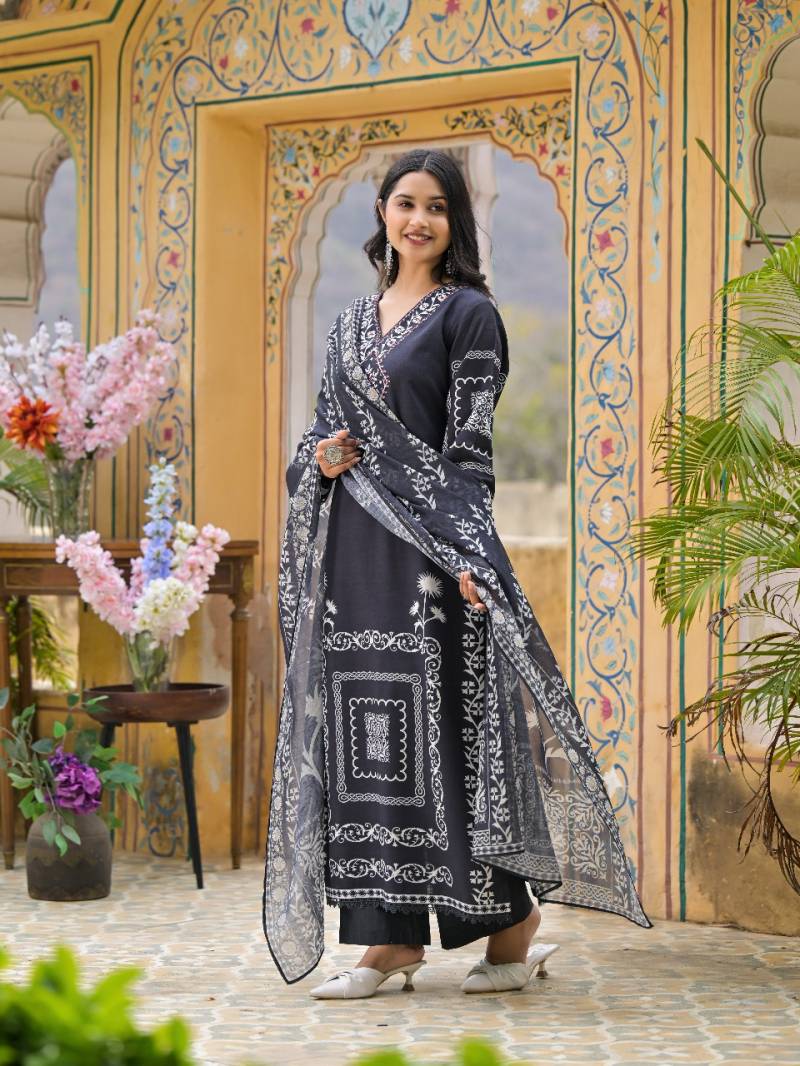 Niraakaar Nr115 Linen With Digital Print Readymade Collection