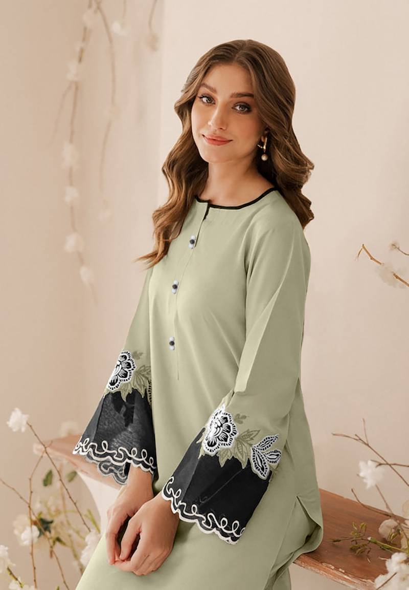 Safa Fashion Fab 1361 Georgette Pakistani Ready Made Suit