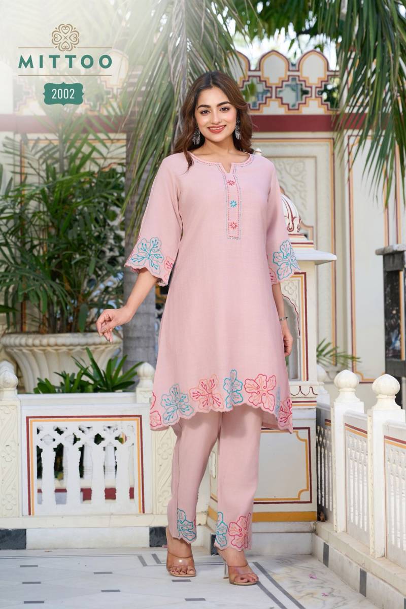 Mittoo Krivaa Viscose Weaving Thread Work Co Ord Set