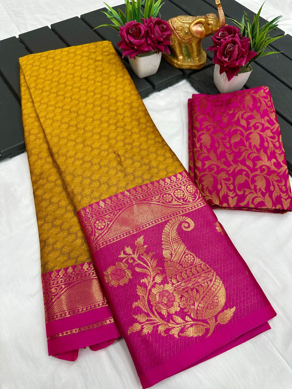 Aab Madhubala Pure Mercerised Cotton Silk Self Weaving Saree