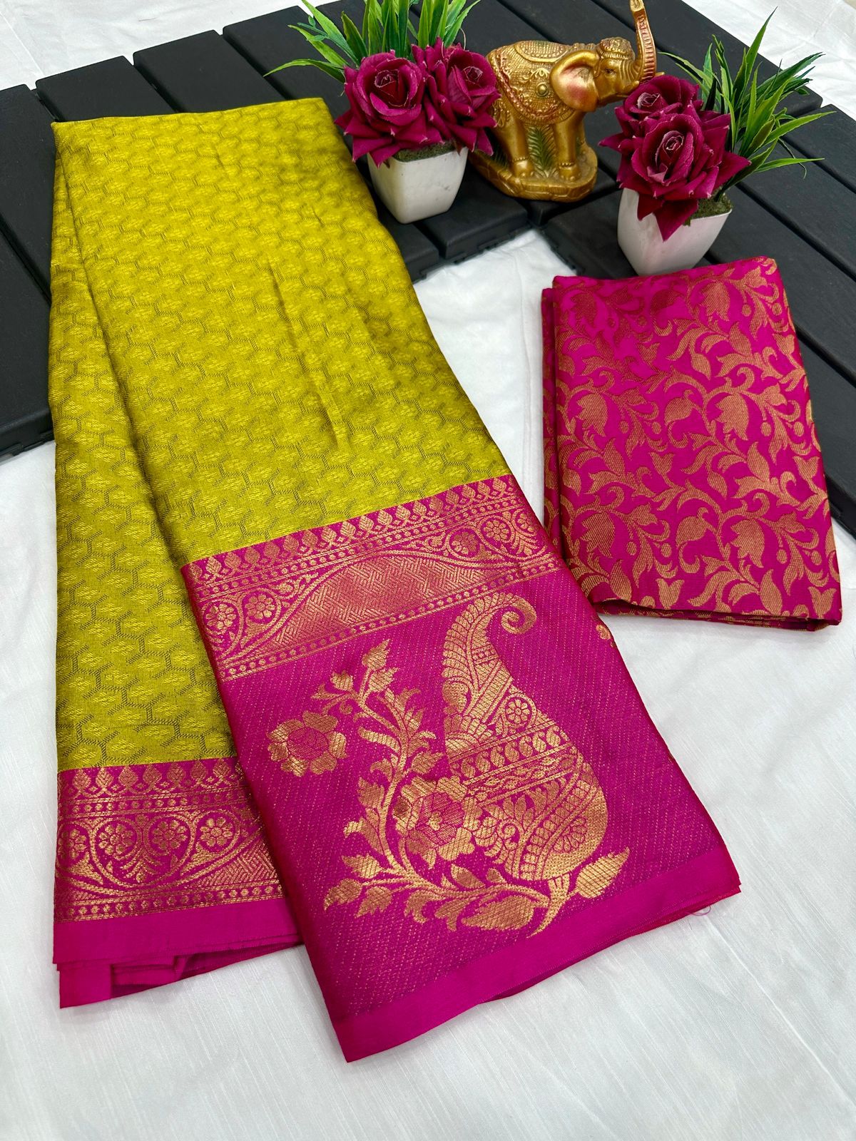 Aab Madhubala Pure Mercerised Cotton Silk Self Weaving Saree