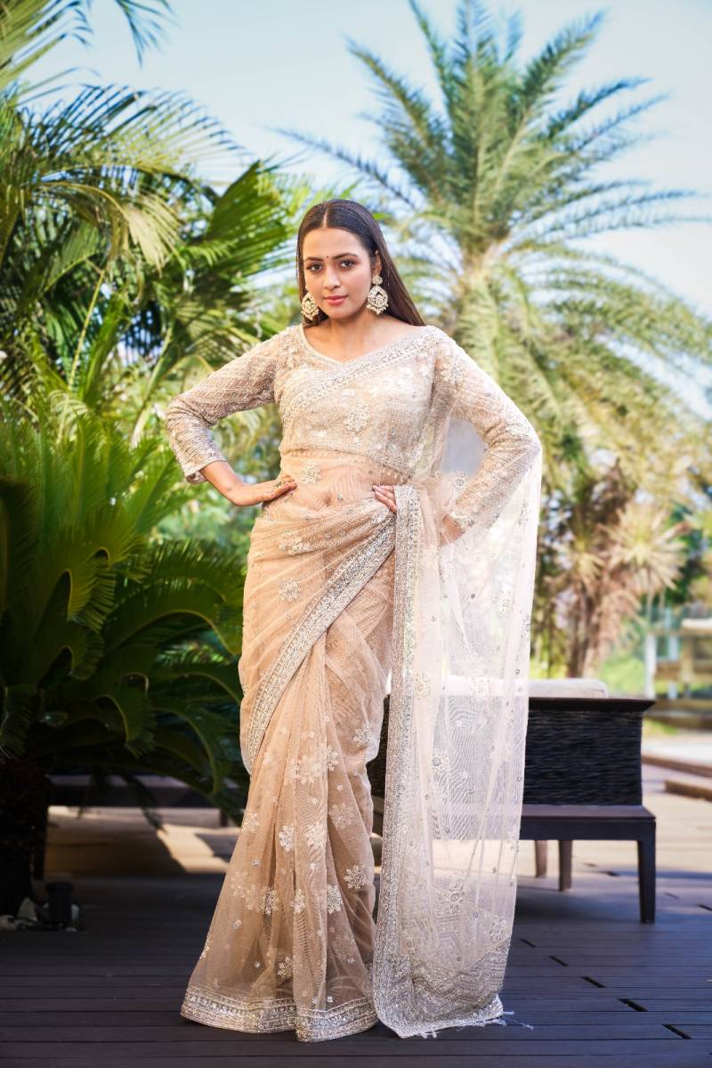 Kp 1008 Premium Golden Net Saree Collection