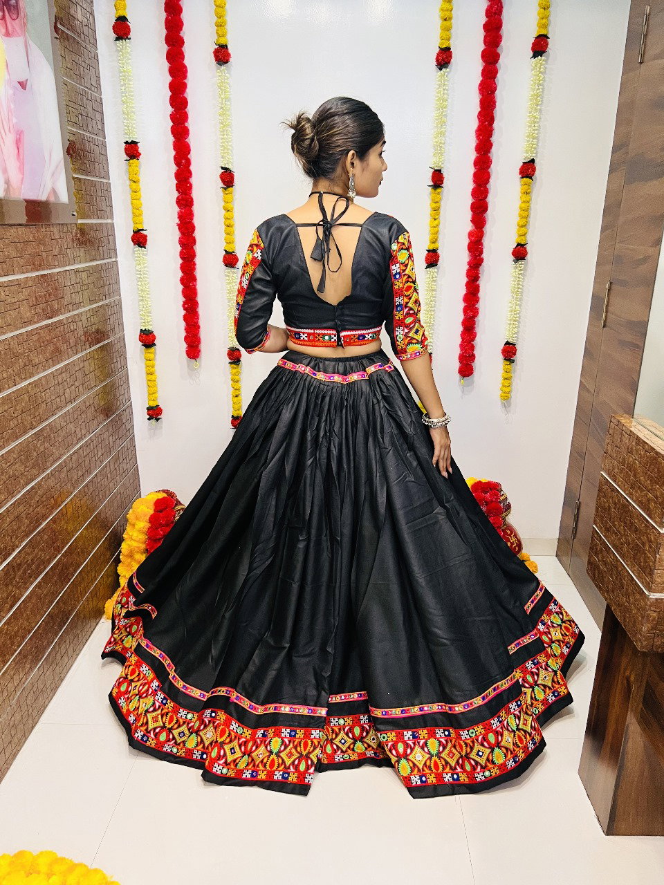 Aawiya Rajwadi Vol 7 D no. 7044 Cotton Silk Gamthi Look Lehenga Choli