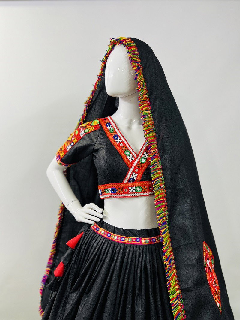 Aawiya Rajwadi Vol 7 D no. 7044 Cotton Silk Gamthi Look Lehenga Choli