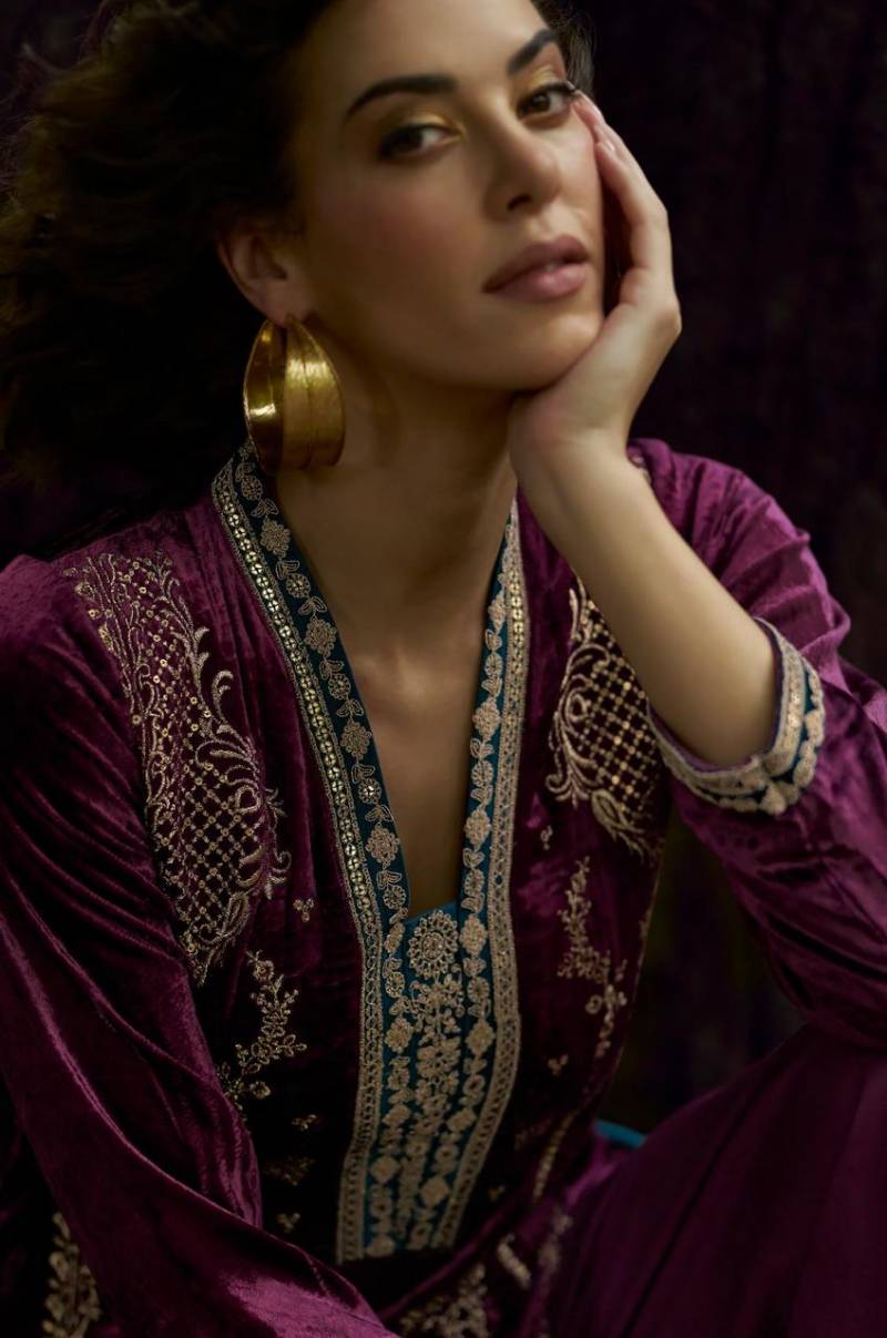 Aiqa The Lady Of The Lake Viscose Velvet Salwar Kameez Suit
