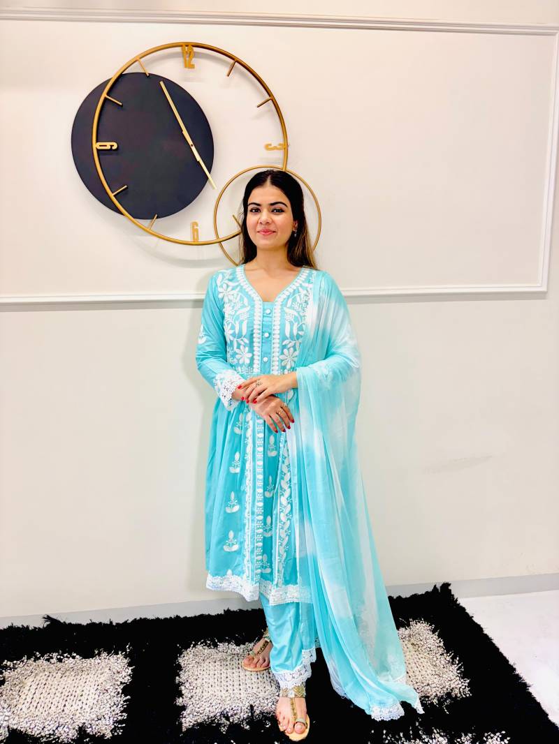 Vt 6048 T Soft Rayon Cotton Beautiful Chikankari Worked Kurti Set