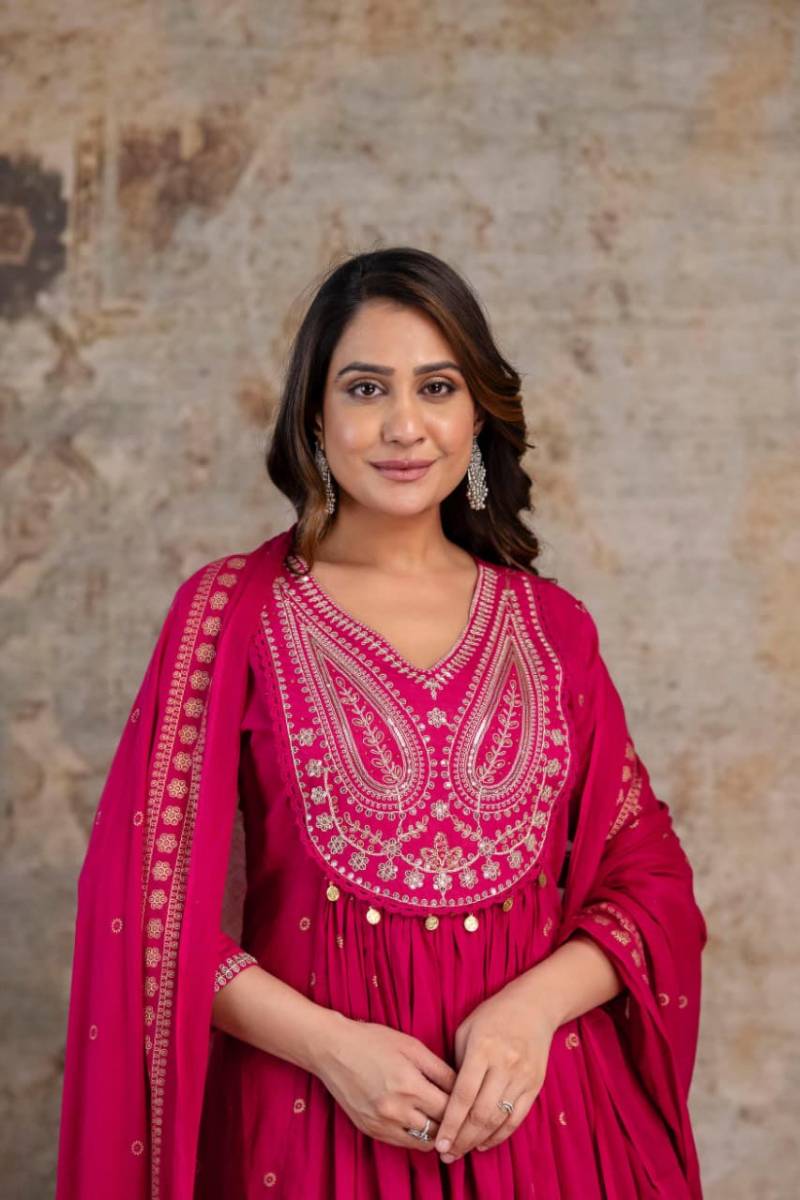 Naisha K 392 Mul Mul Embroidered Designer Kurti Pant And Dupatta