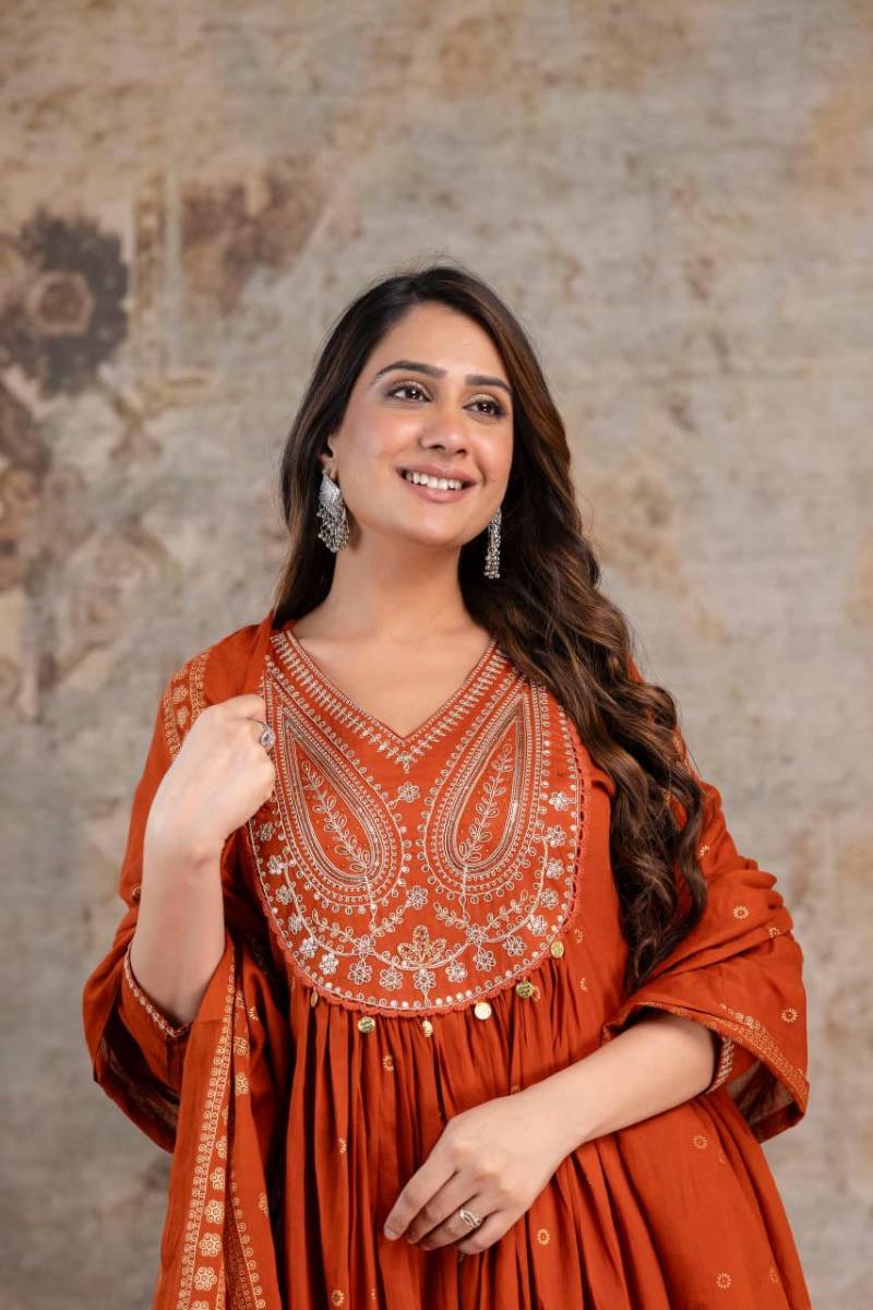 Naisha K 392 Mul Mul Embroidered Designer Kurti Pant And Dupatta