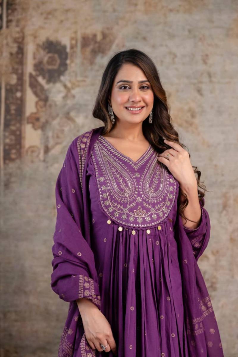 Naisha K 392 Mul Mul Embroidered Designer Kurti Pant And Dupatta