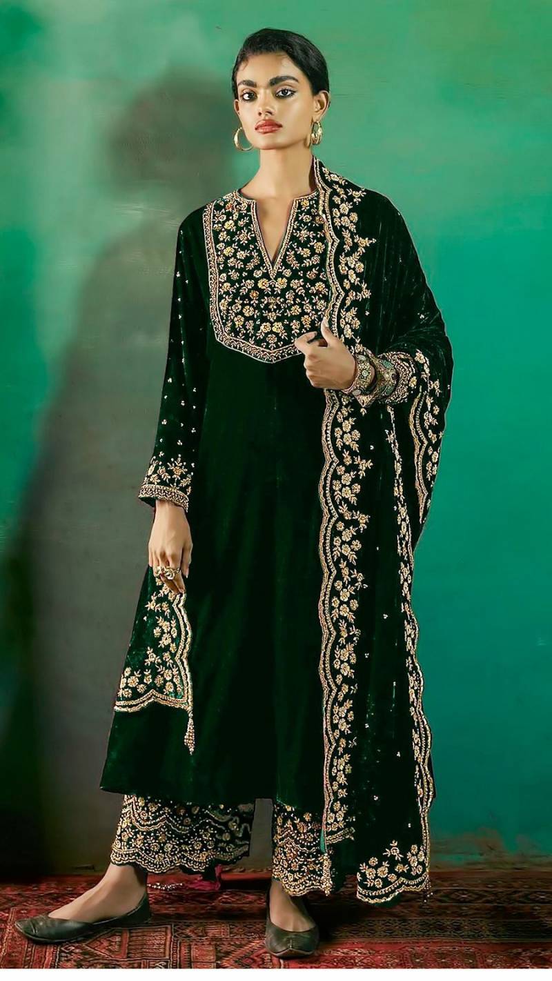 Florent 1016 E To I Velvet Embroidery Work Pakistani Salwar Kameez