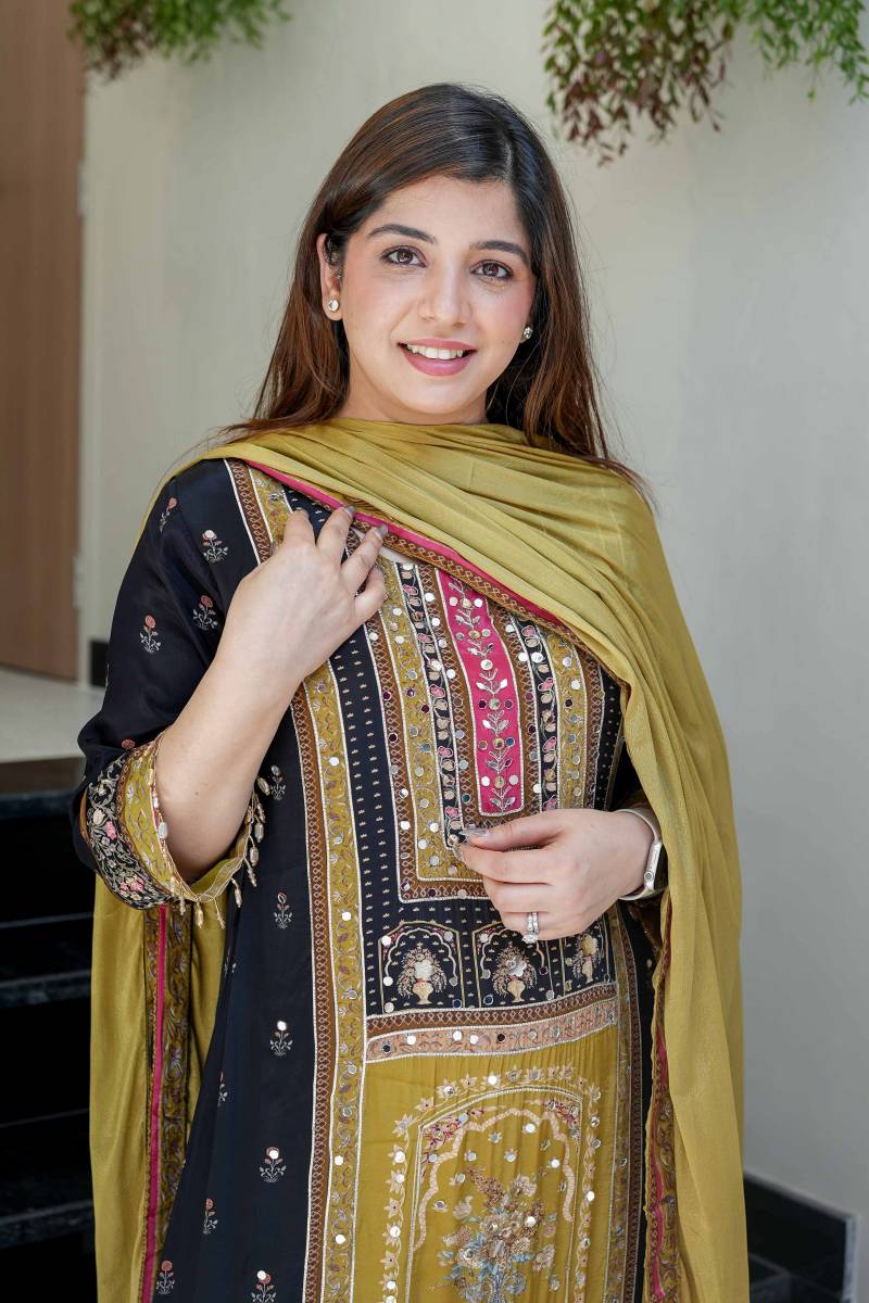 Yd 042 Muslin Cotton With Digital Printed Designer Suit