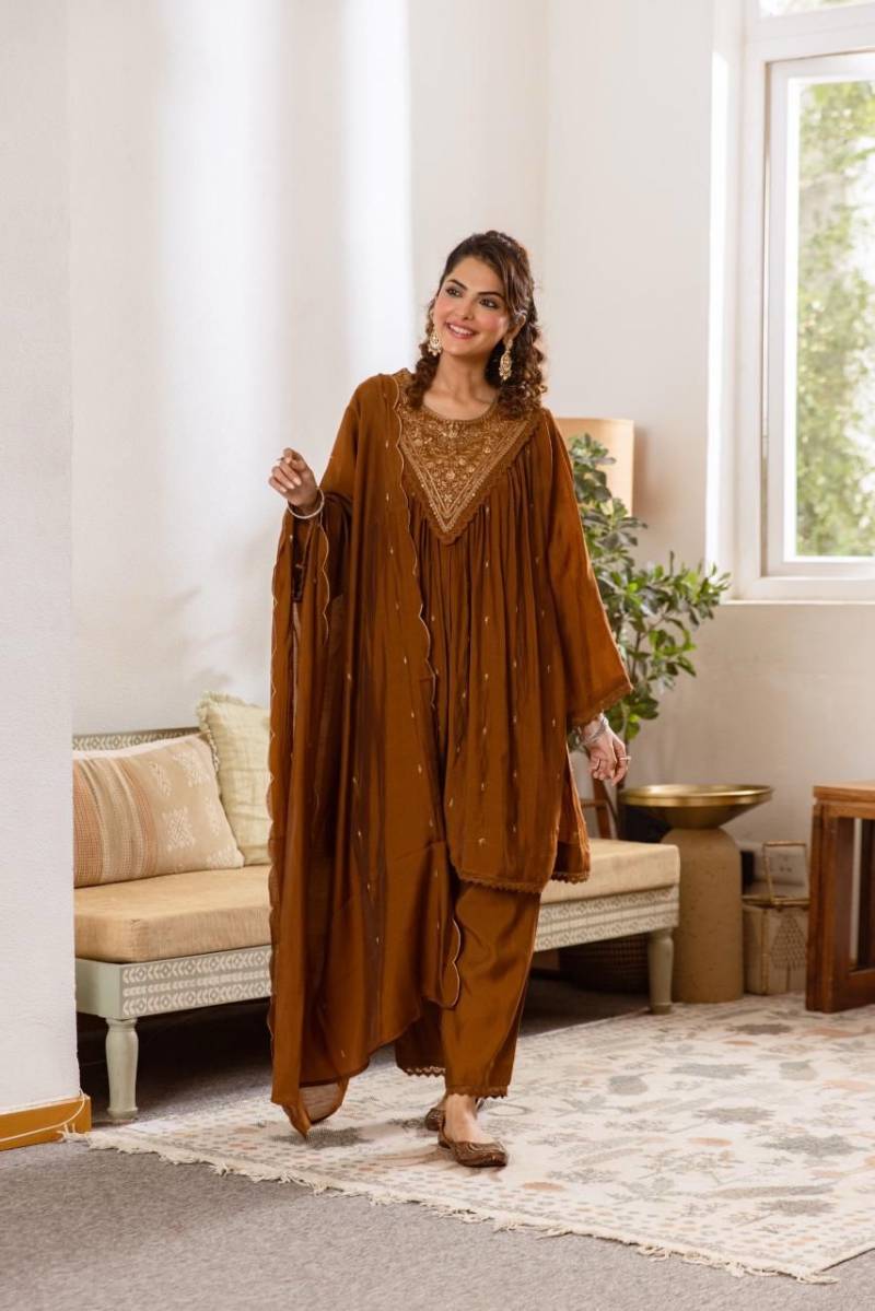 Naisha K 421 Mul Chanderi Festival Wear Kurti Pant And Dupatta