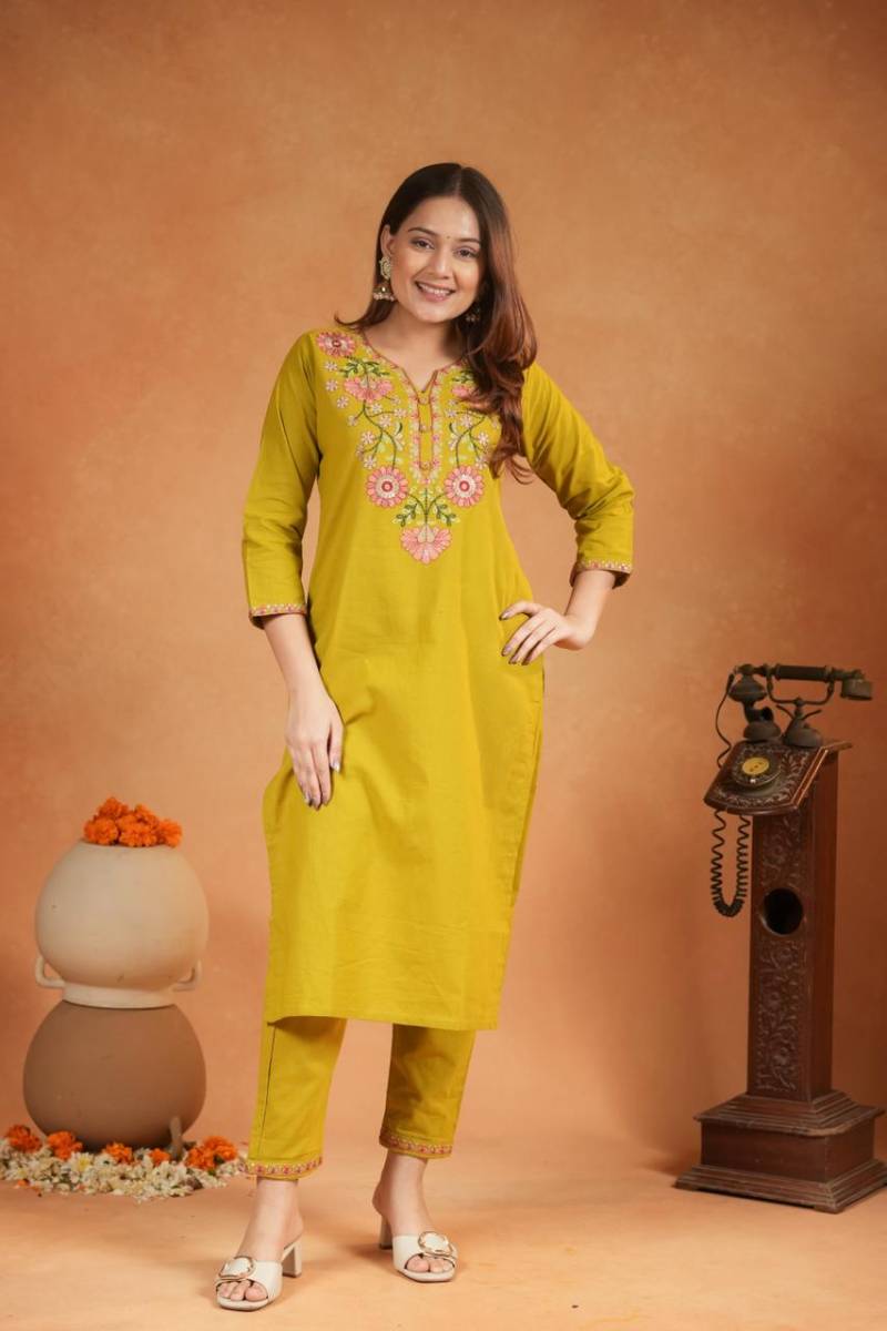 Naisha K 431 Khadi Flex Casual Wear Kurti And Pant Collection