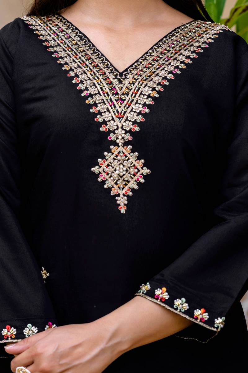 Hr 30 Viscose Chanderi Embroidered Casual Wear Kurti Pant And Dupatta