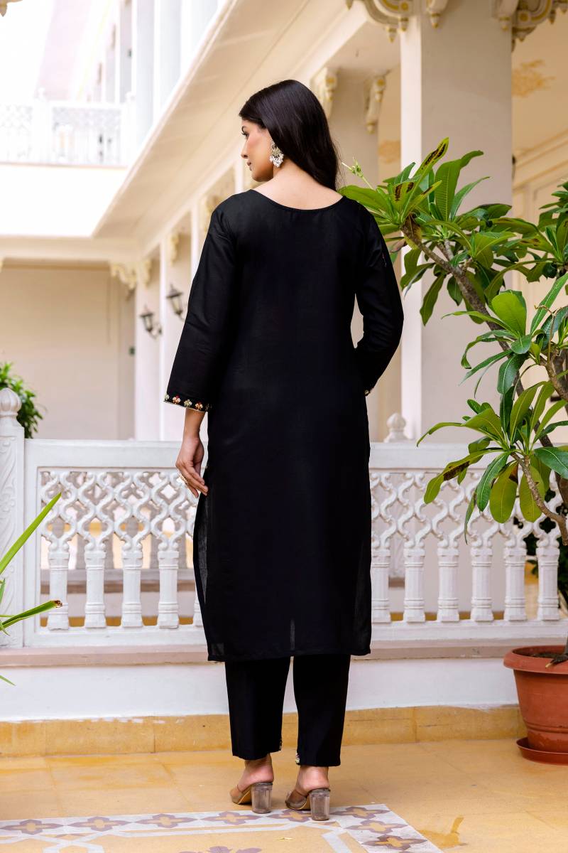 Hr 30 Viscose Chanderi Embroidered Casual Wear Kurti Pant And Dupatta