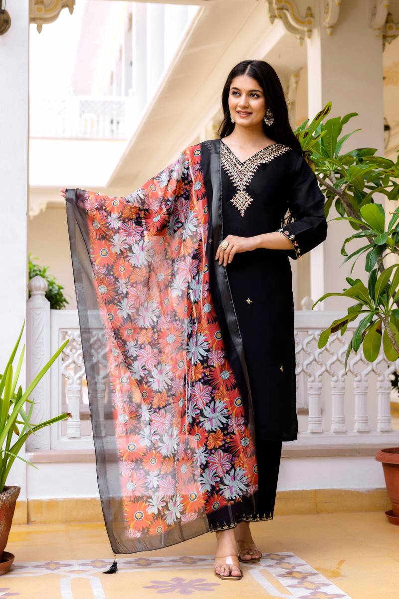 Hr 30 Viscose Chanderi Embroidered Casual Wear Kurti Pant And Dupatta