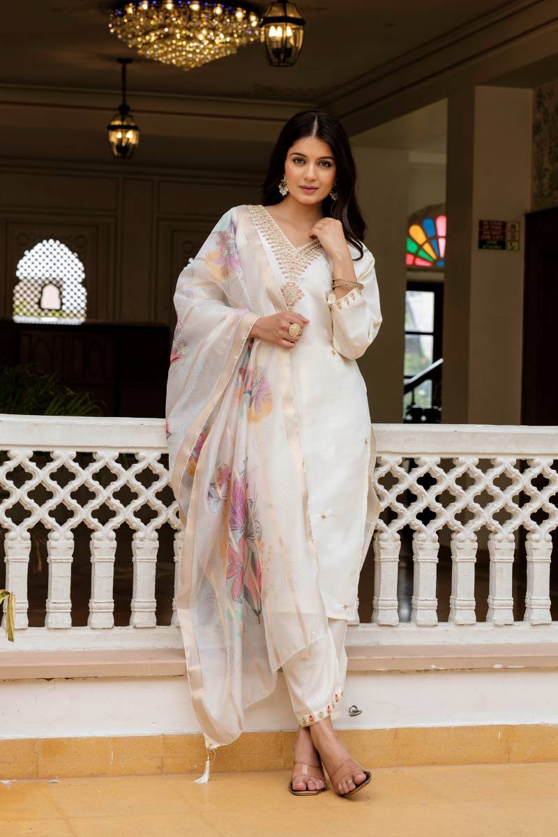 Hr 30 Viscose Chanderi Embroidered Casual Wear Kurti Pant And Dupatta