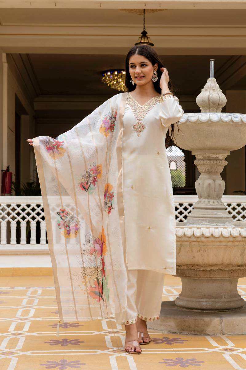 Hr 30 Viscose Chanderi Embroidered Casual Wear Kurti Pant And Dupatta