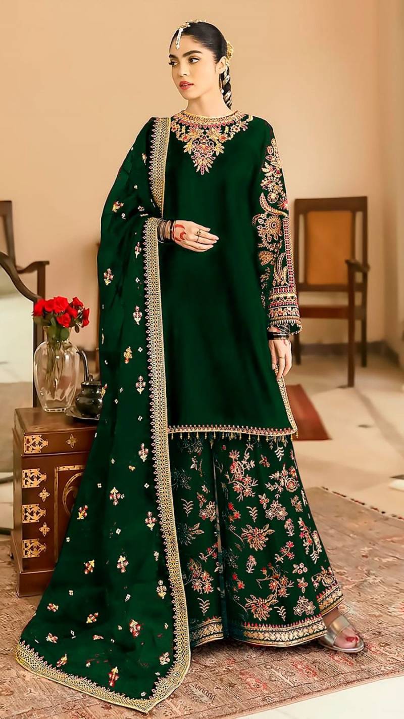 Florent 1018 A And B Velvet Embroidery Work Pakistani Salwar Kameez