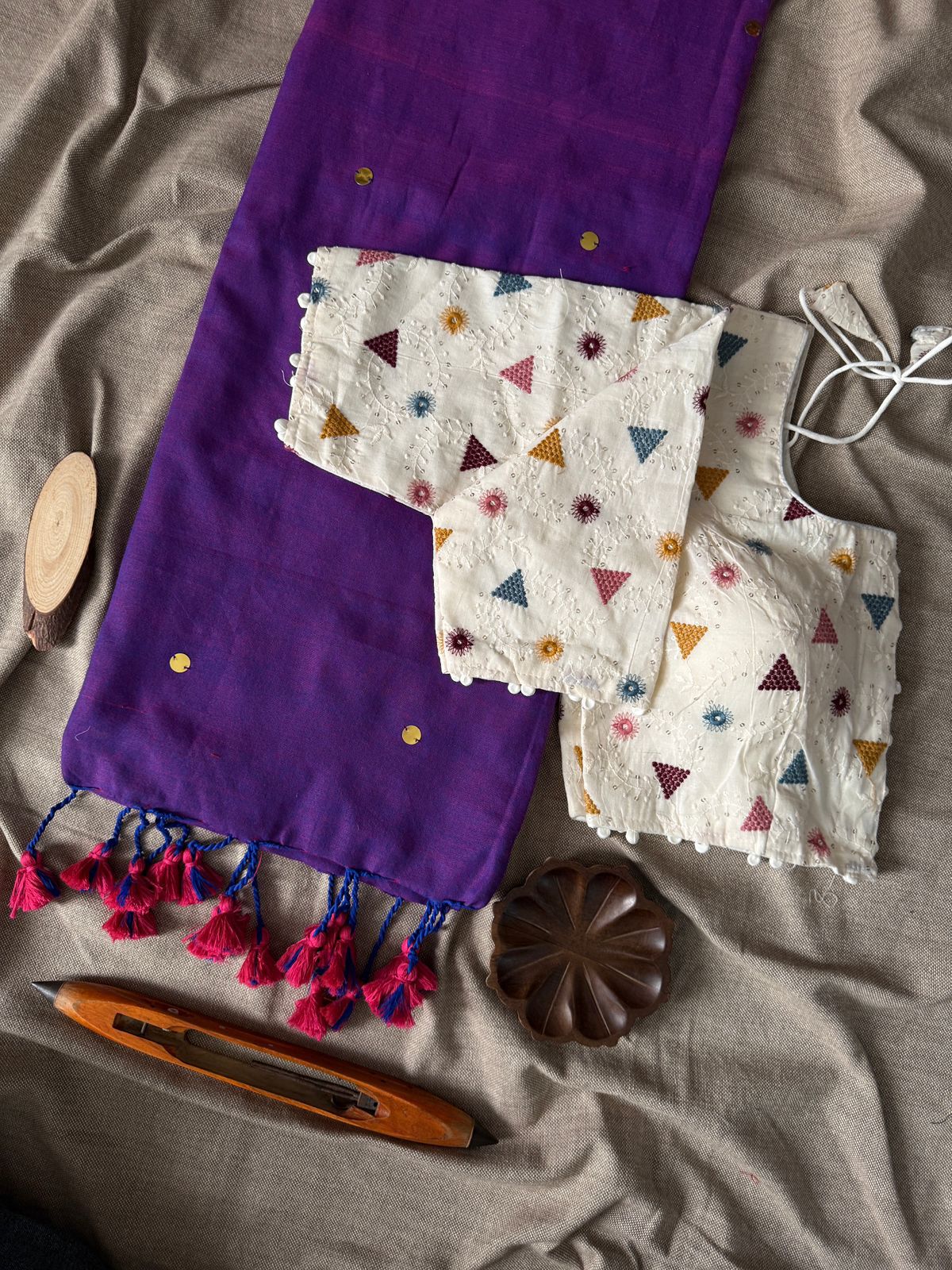 Lekha CF 209 Handloom Khadi Cotton Gini Work Saree With Embroidery Readymade Blouse
