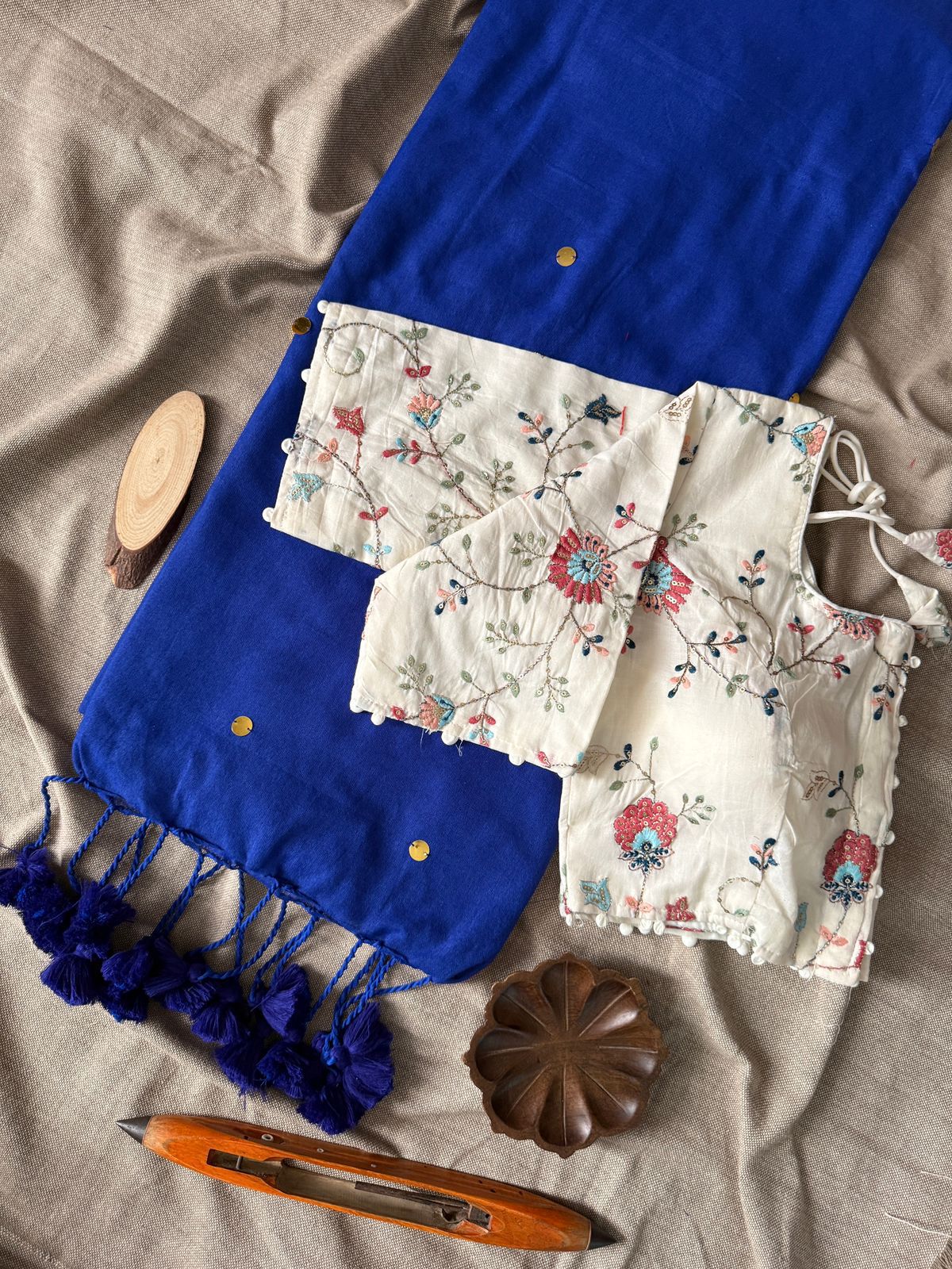 Lekha CF 209 Handloom Khadi Cotton Gini Work Saree With Embroidery Readymade Blouse