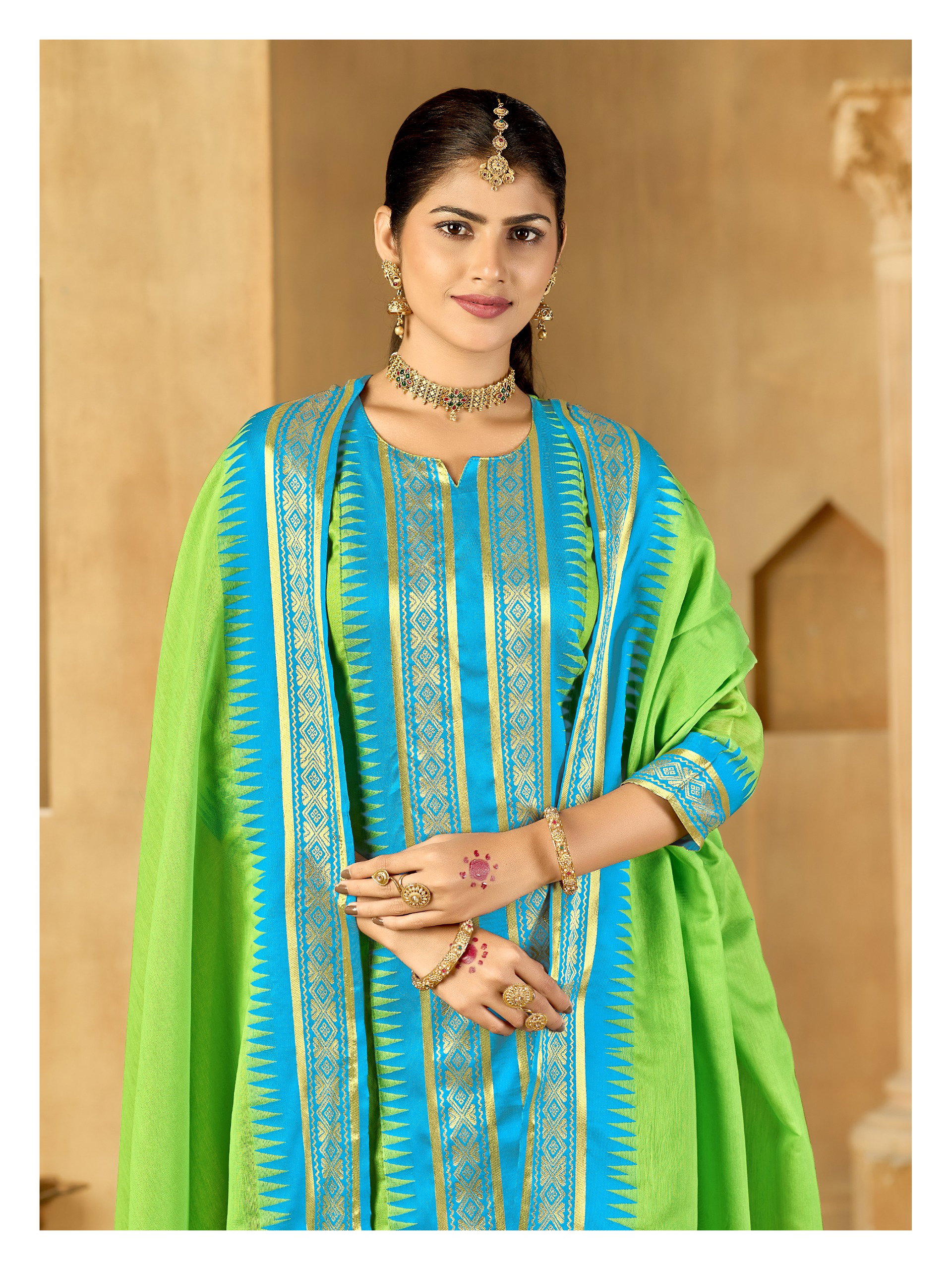 Hiba Center Patta Top with Dupatta