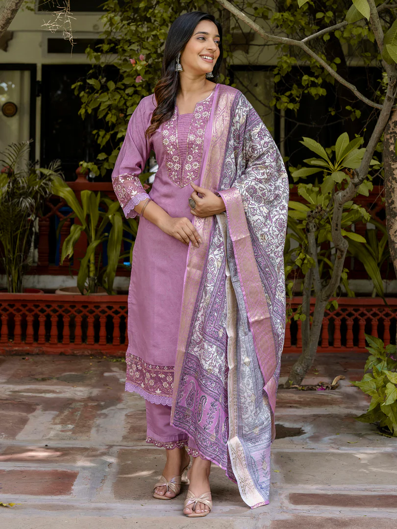 VP 9616 Women Silk Blend Kurta Pant Dupatta Set