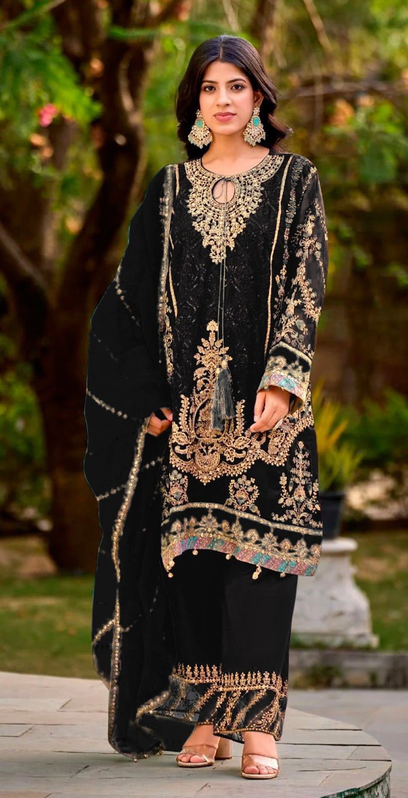 Bilqis B 215 E To H Velvet With Embroidery Pakistani Salwar Kameez