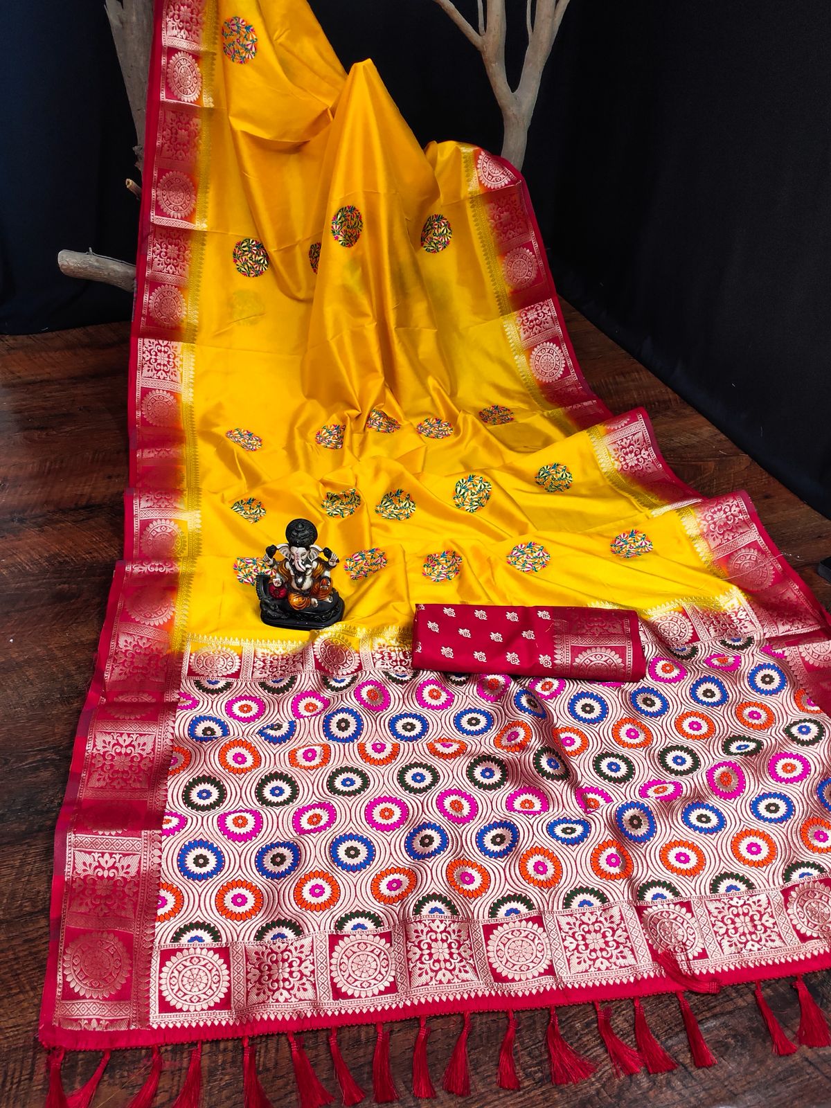 Lekha VC Kamlika Dola Silk Butta With Weaving Border Saree