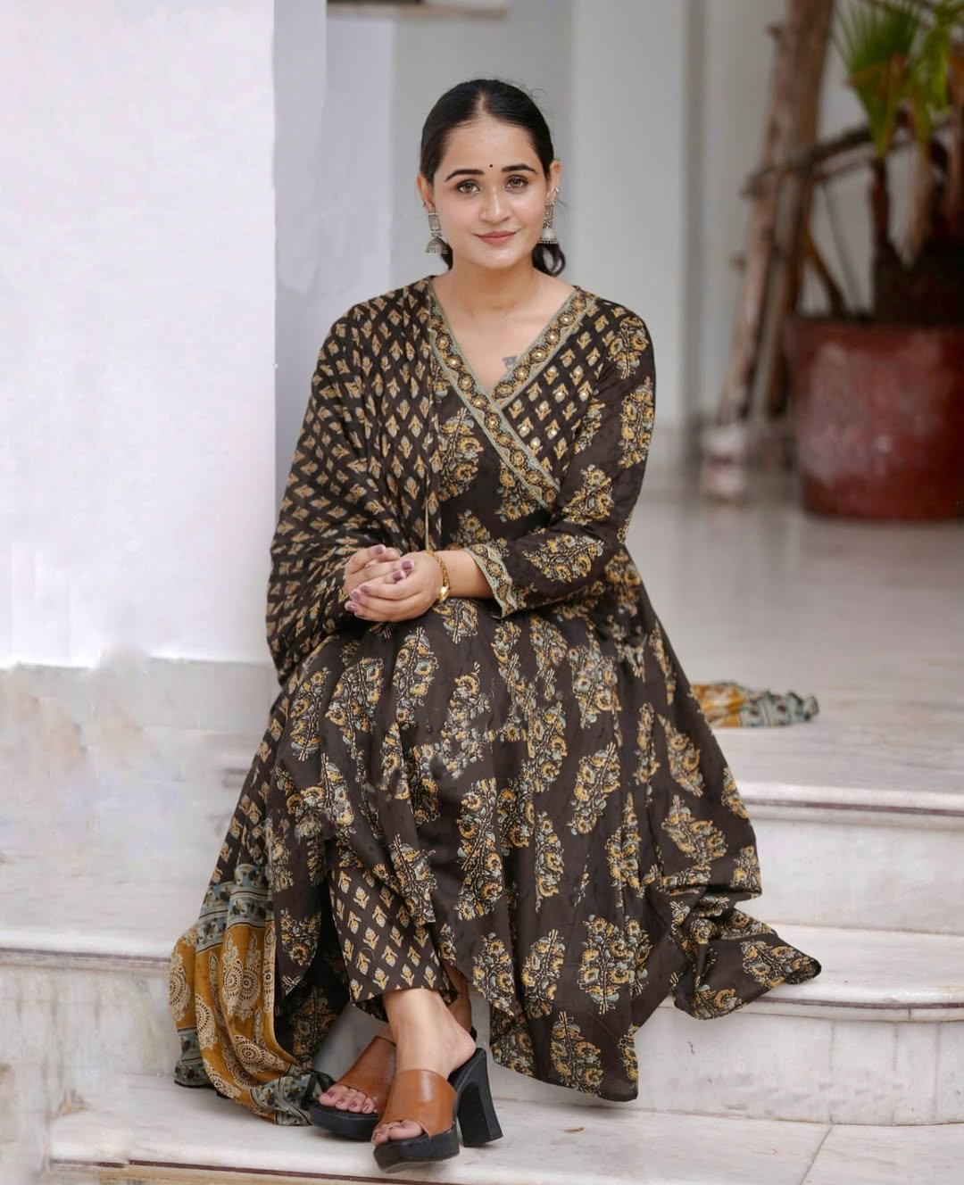 Dhruvi 392 Viscose Casual Wear Kurti Pant And Dupatta Collection