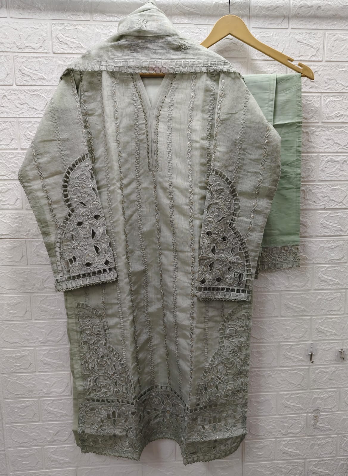  Luxury Pret Lpc 317 Organza With Fancy Work Pakistani Readymade Collection 