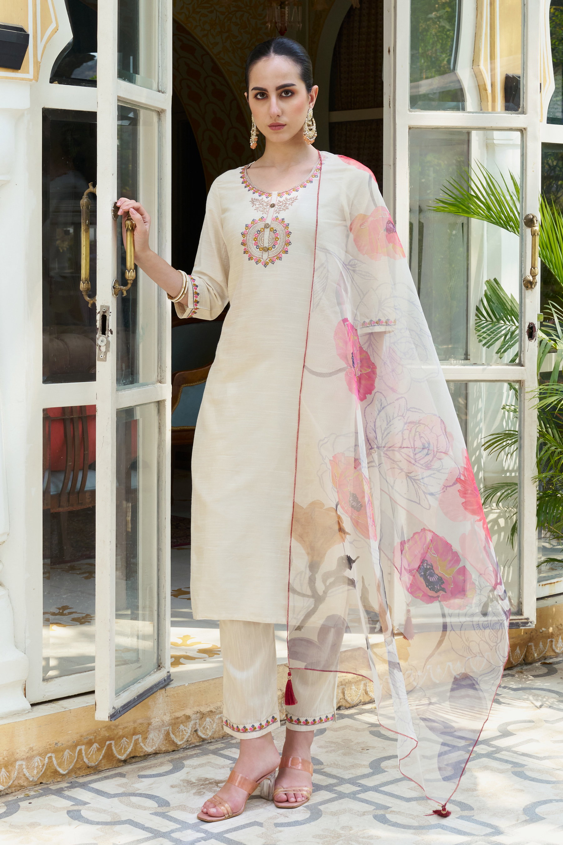 VP 9564 White Women Kurta and Pant Sets Cotton Silk Fabric
